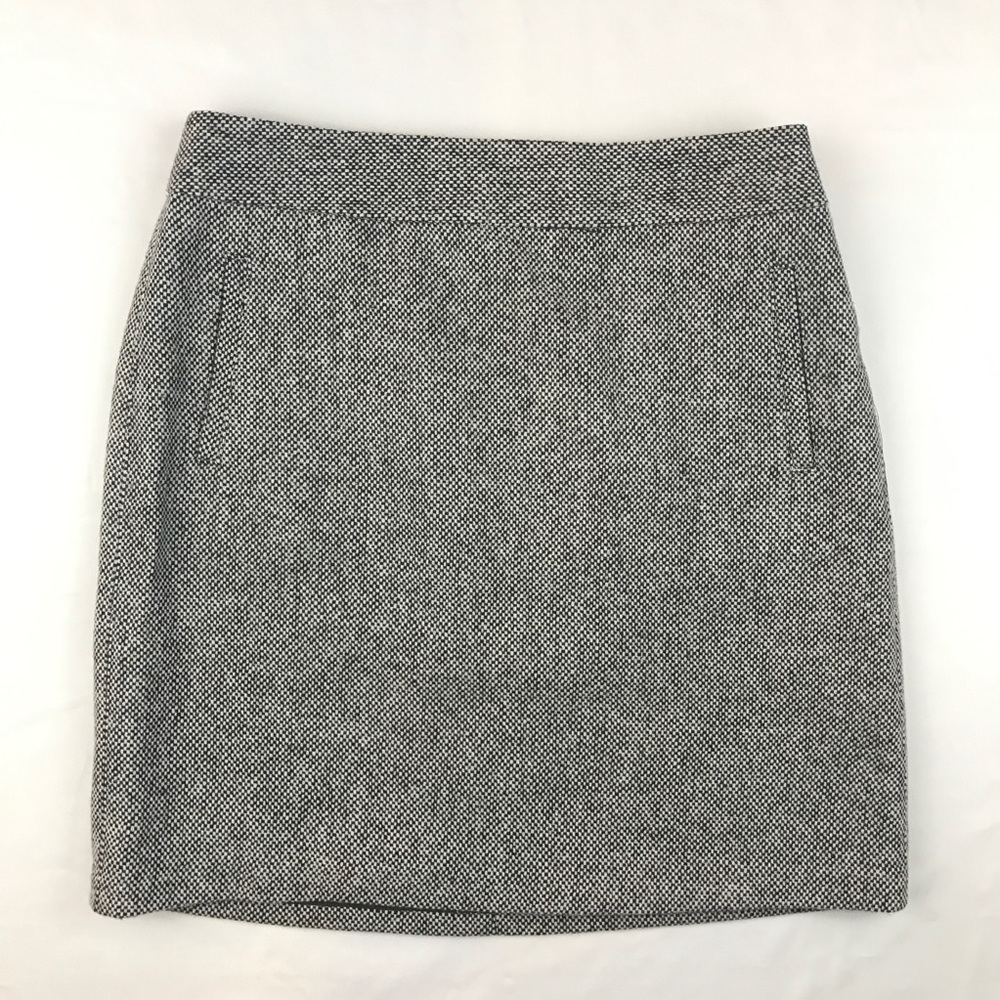 Banana Republic Black and White Skirt